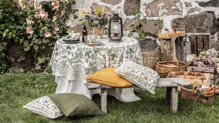 Chamois Floral Print rund duk Olive