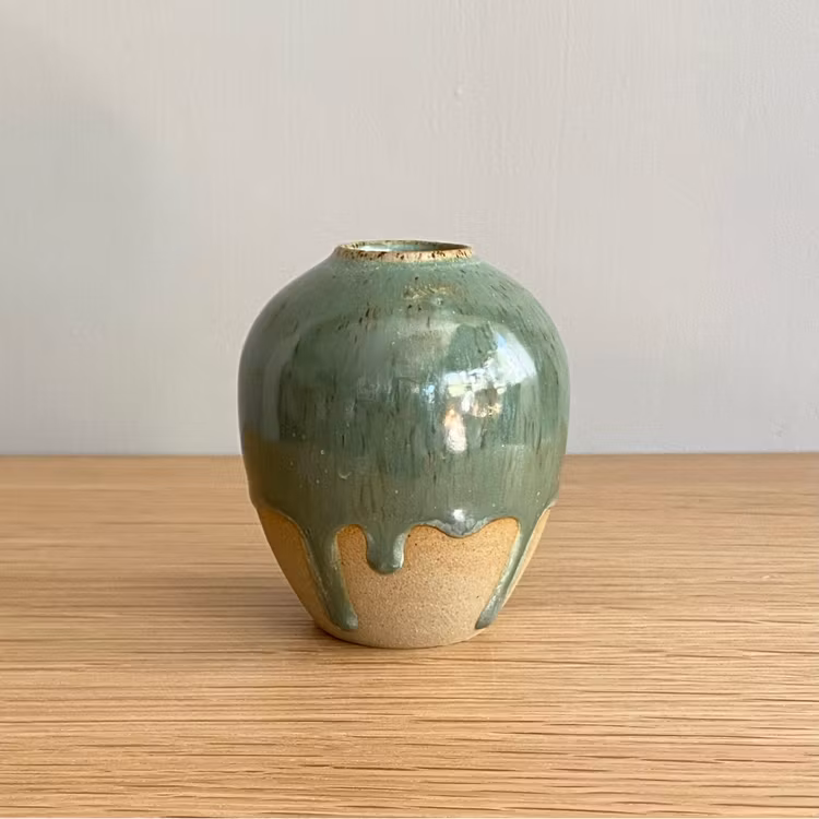 Vas med grön glasyr