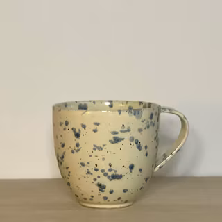 Tekopp VANILJ med blå stänk