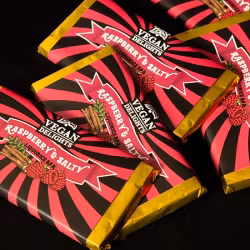 Vegan Delights - Raspberry & Salty Liquorice/Chokladkaka Hallon & Lakrits, 80g