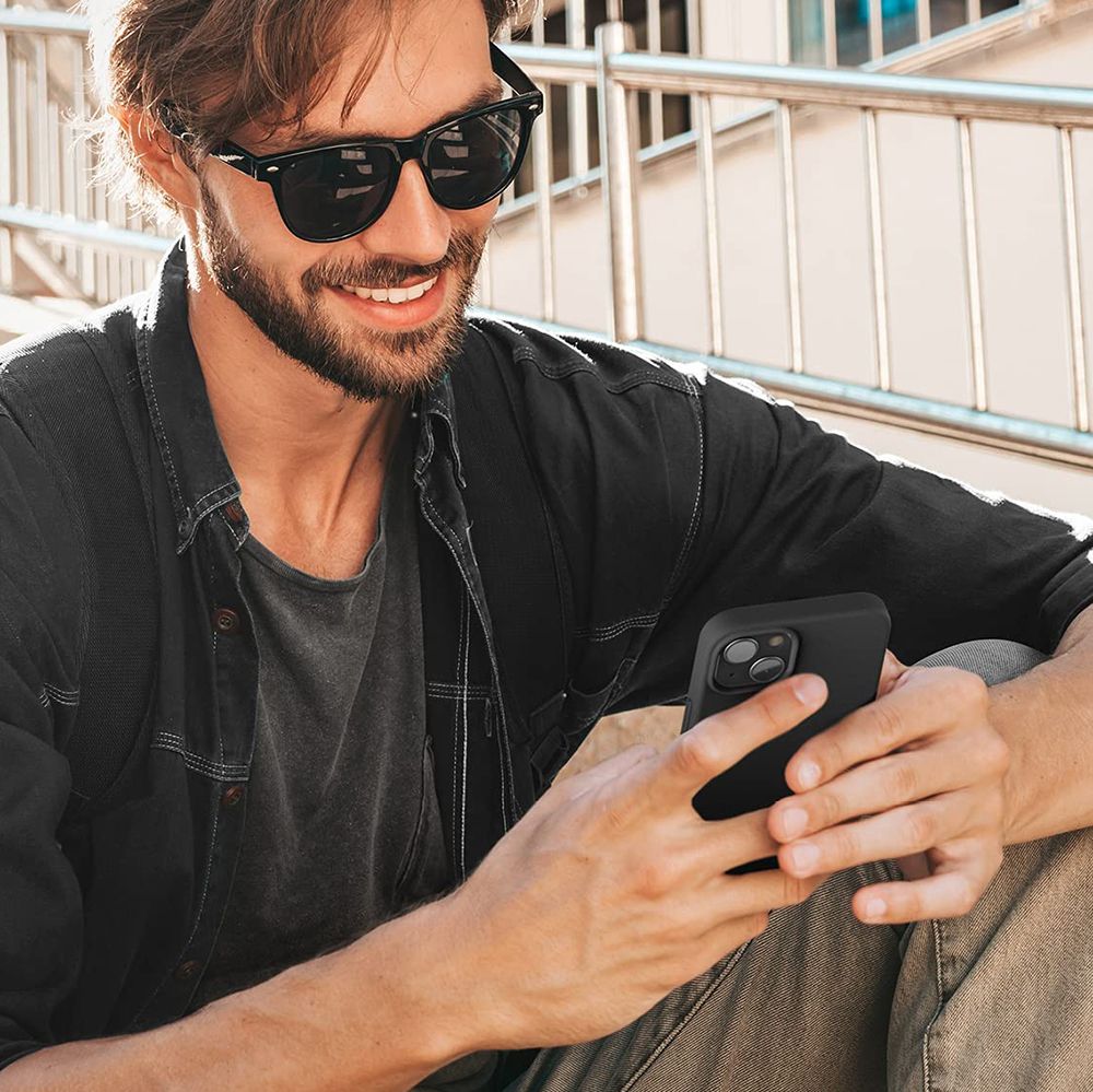 iPhone 14 Plus Silikonskal i svart färg