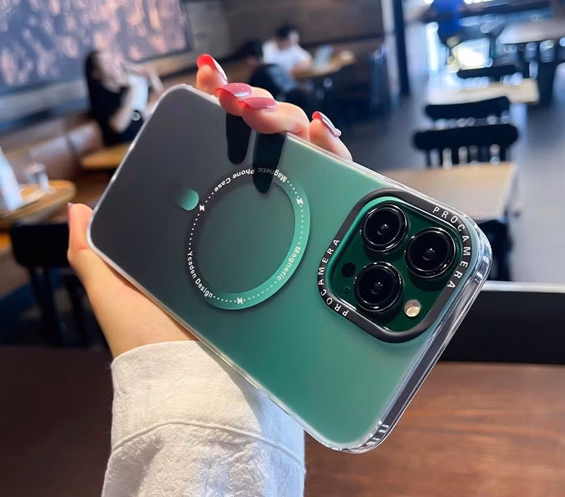 iPhone 13 Pro Max Stöttåligt Skal med MagSafe - Frostat Grön