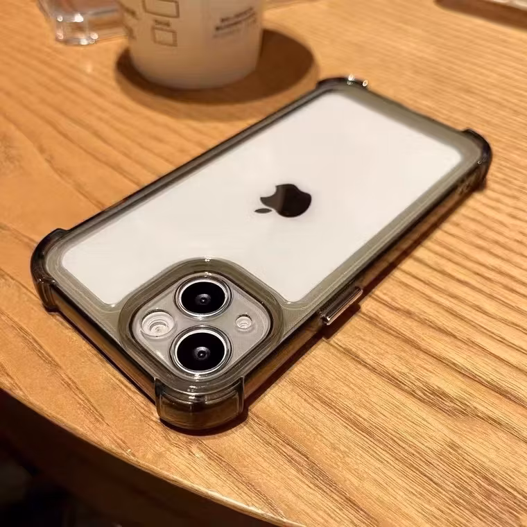iPhone 14 silikonskal med kameraskydd Svart