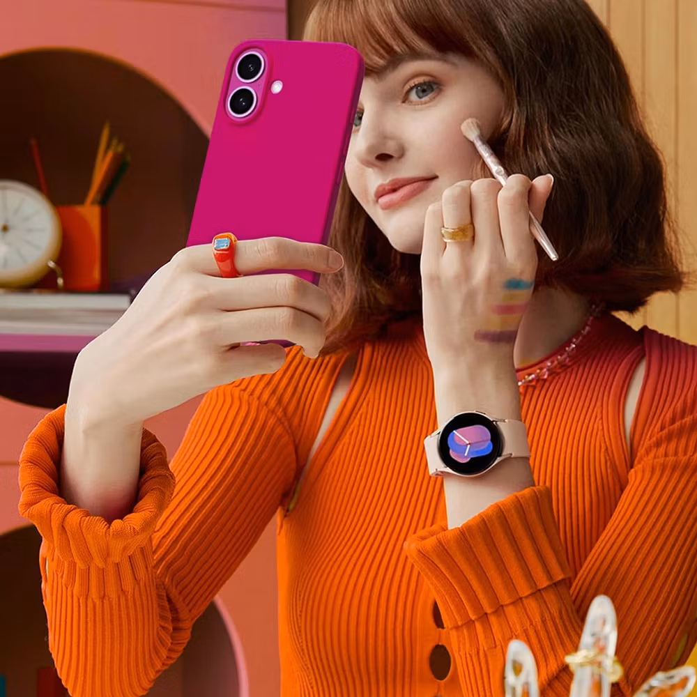 iPhone 16 Plus MC Silikonskal Cerise färg