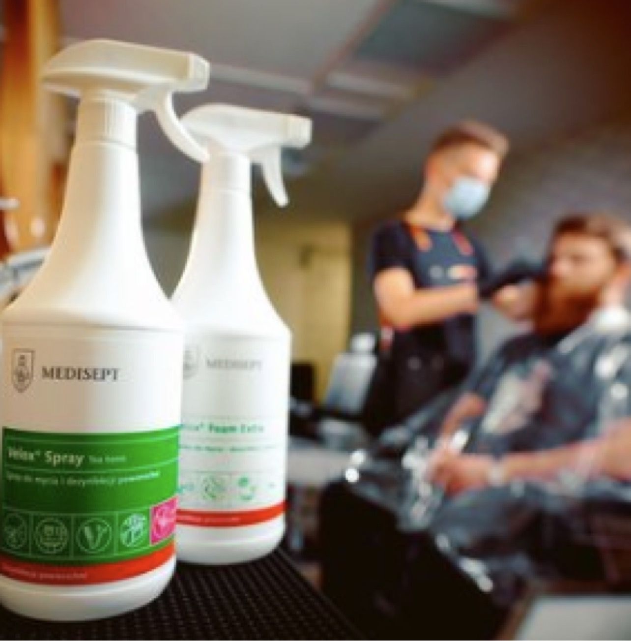 Velox® Spray - Tea Tonic Overflate desinfisering, eliminerer blant annet Noro virus, etterlater seg en behagelig lukt. Les mer