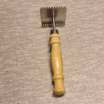 Spärrgallerrengörare