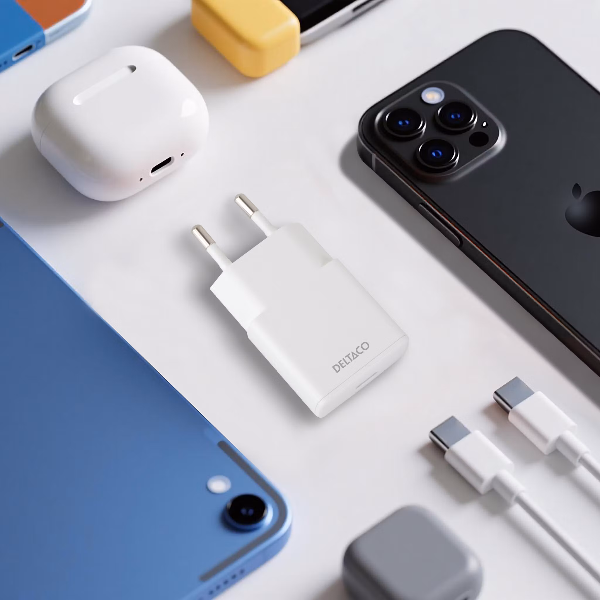 Deltaco USB-C vegglader, 1x USB-C PD 30 W, slank størrelse, støtter PPS