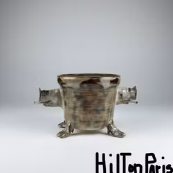 HILTON & PARIS