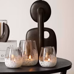 Ljuslyktor i glas säljs i 2-pack 8x10 cm