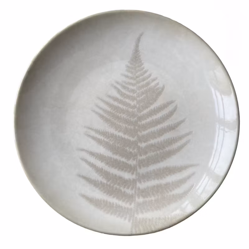 Tallrik flat rund 23 cm med dekor av ormbunke