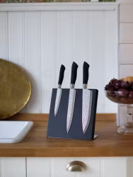 Hugo Black Knivställ MDF magnet  20*22,5 cm