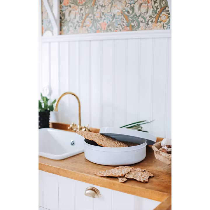 Brea Brödskrin Vit diameter 30 cm höjd 10,5 cm