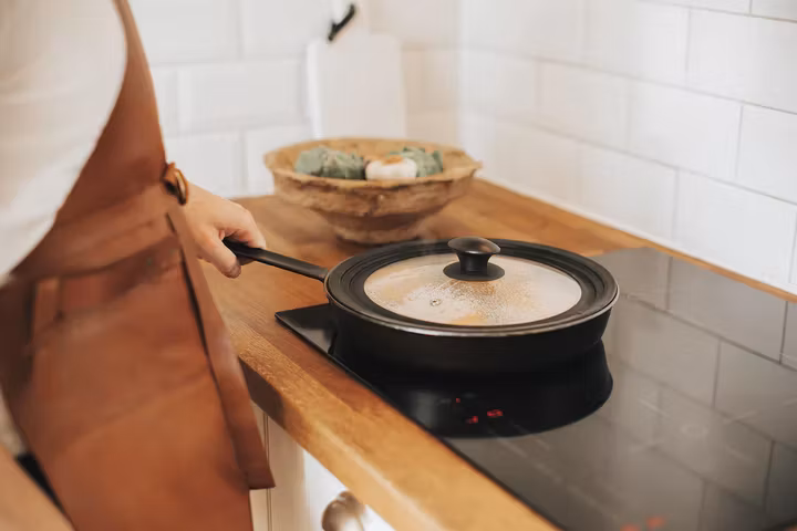 Una Universallock svart silikon runt glas 20,22,24 cm