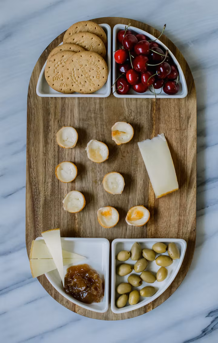 Sevyn Serveringsbricka FSC akacia 50*28*2 4 skålar 12*12*3 cm