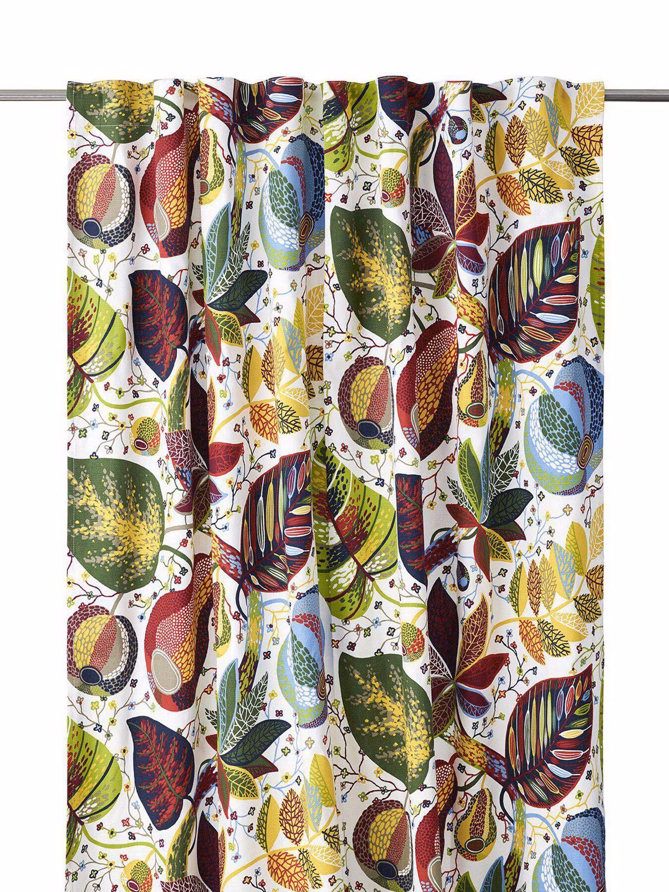 A&E Curtain 2P