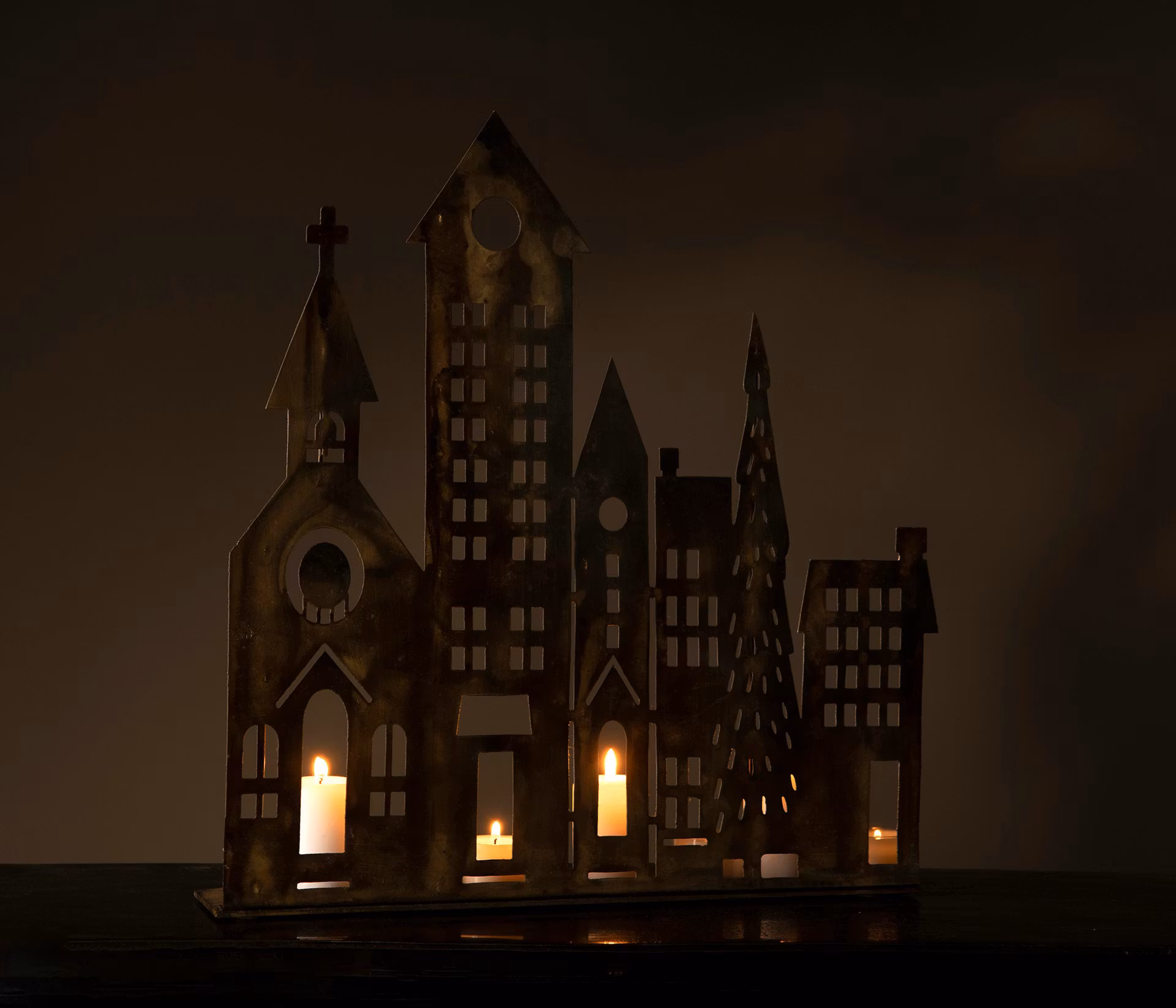 Hus Siluett Antik ( brun )