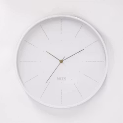 Klocka MLTN - TEXT - Vit/Vit
