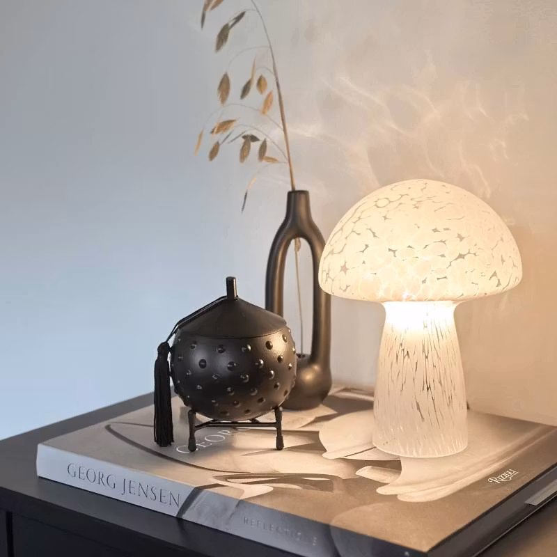 Bordslampa Mushi vit