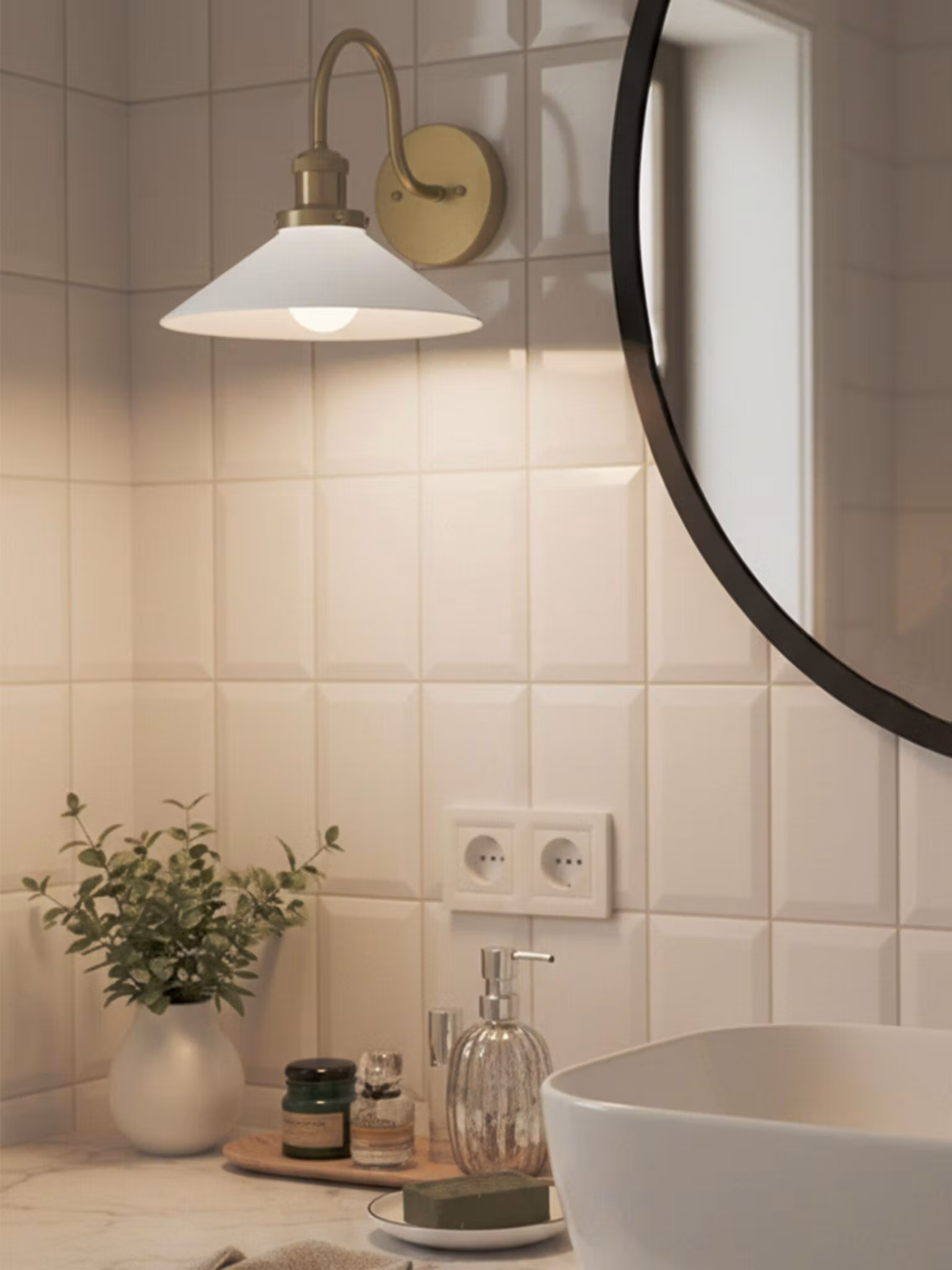 August VägglampaIP23 – Opal 25cm IP23 – White