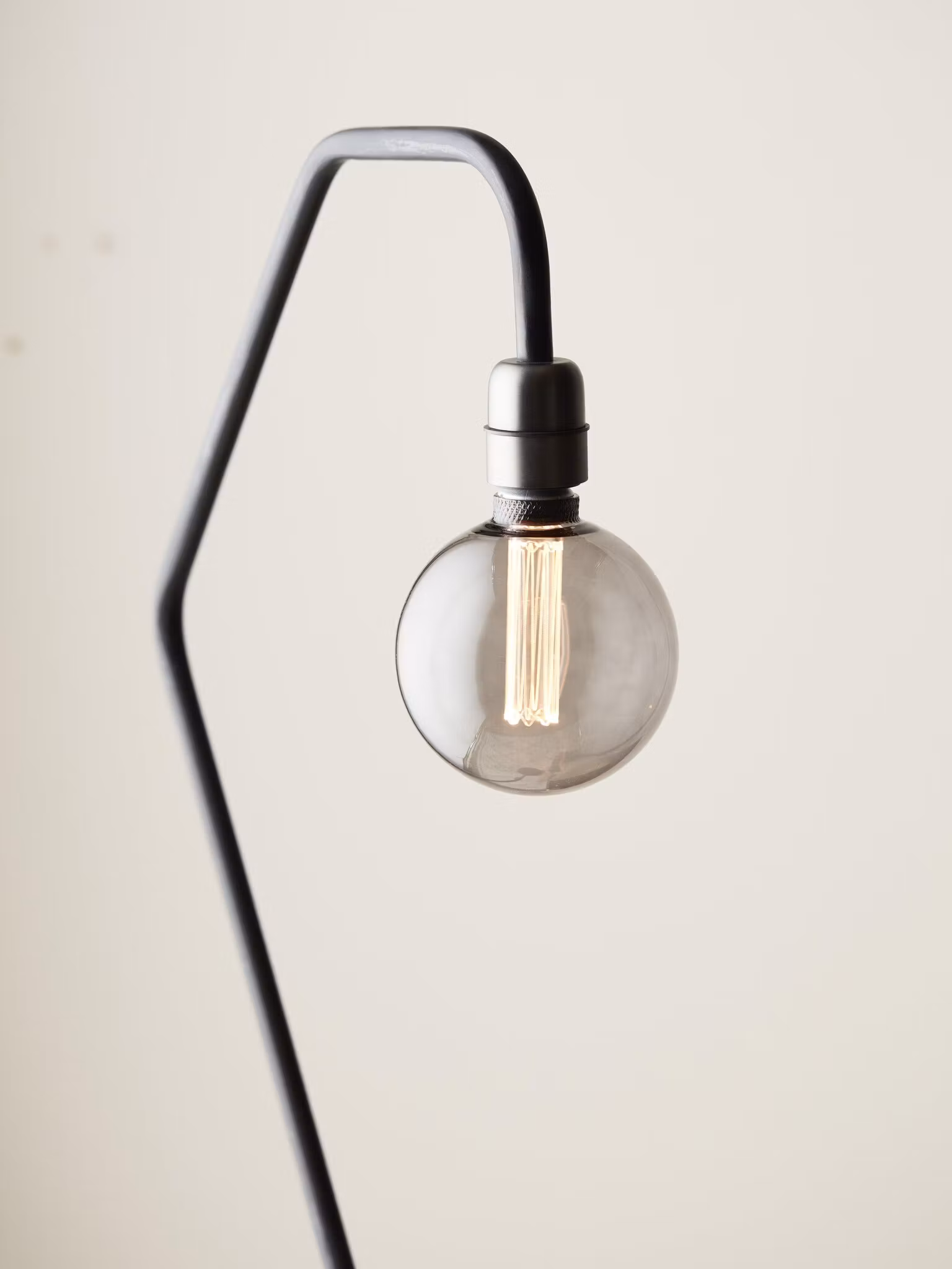 Loft golvlampa – Svart 150cm – Black