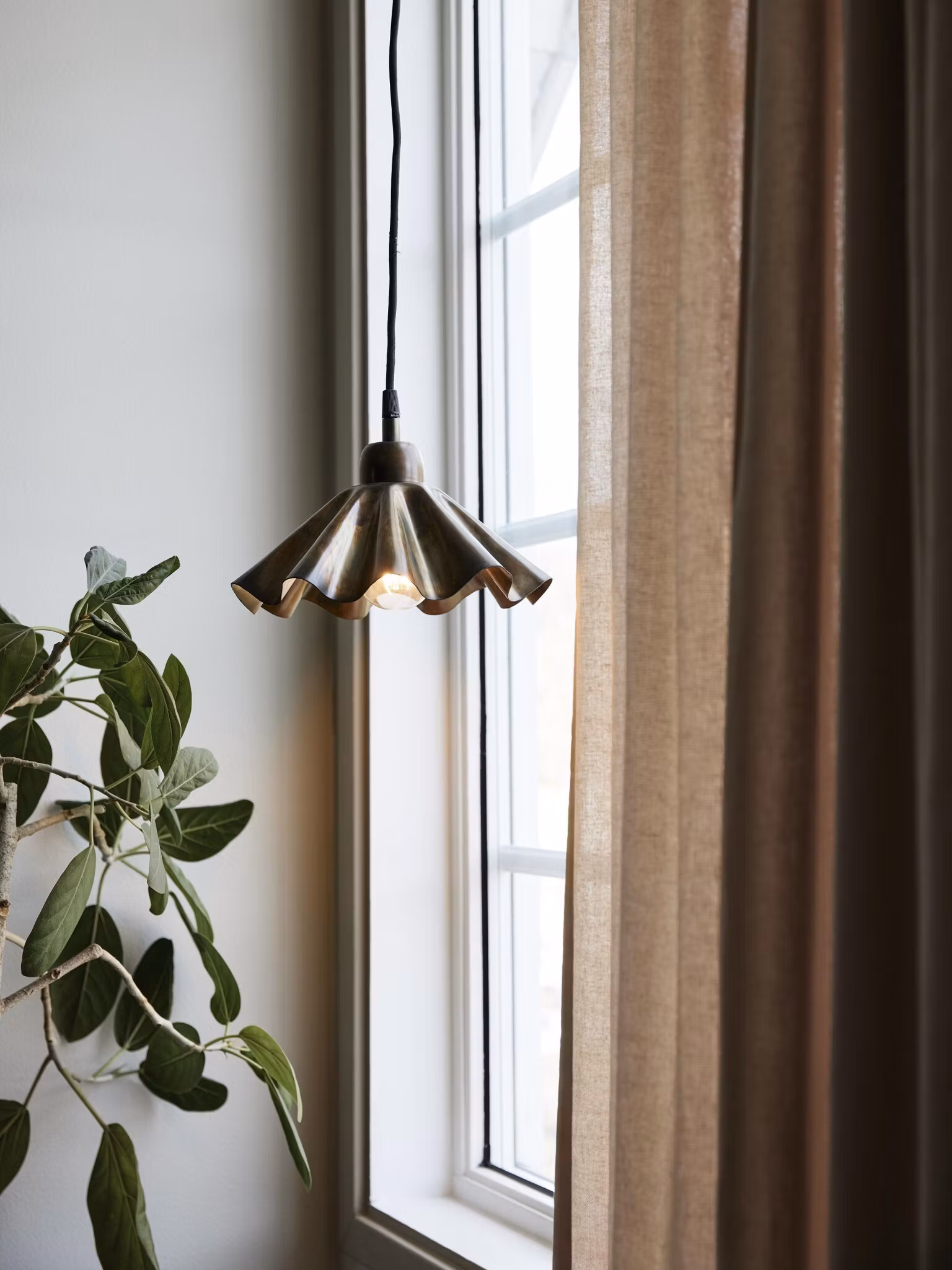 Aira fönsterlampa Mässing 25cm