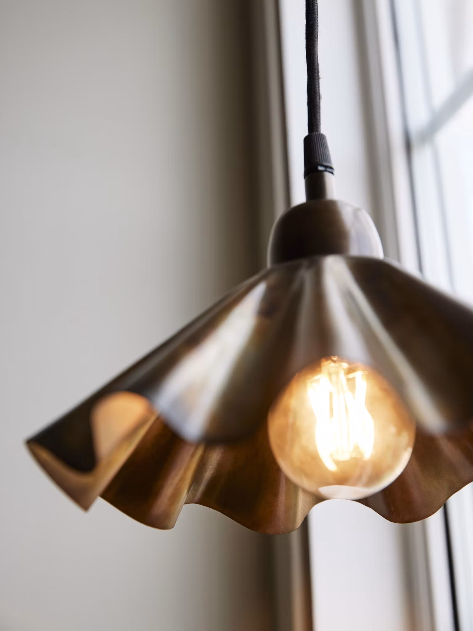 Aira fönsterlampa Mässing 25cm