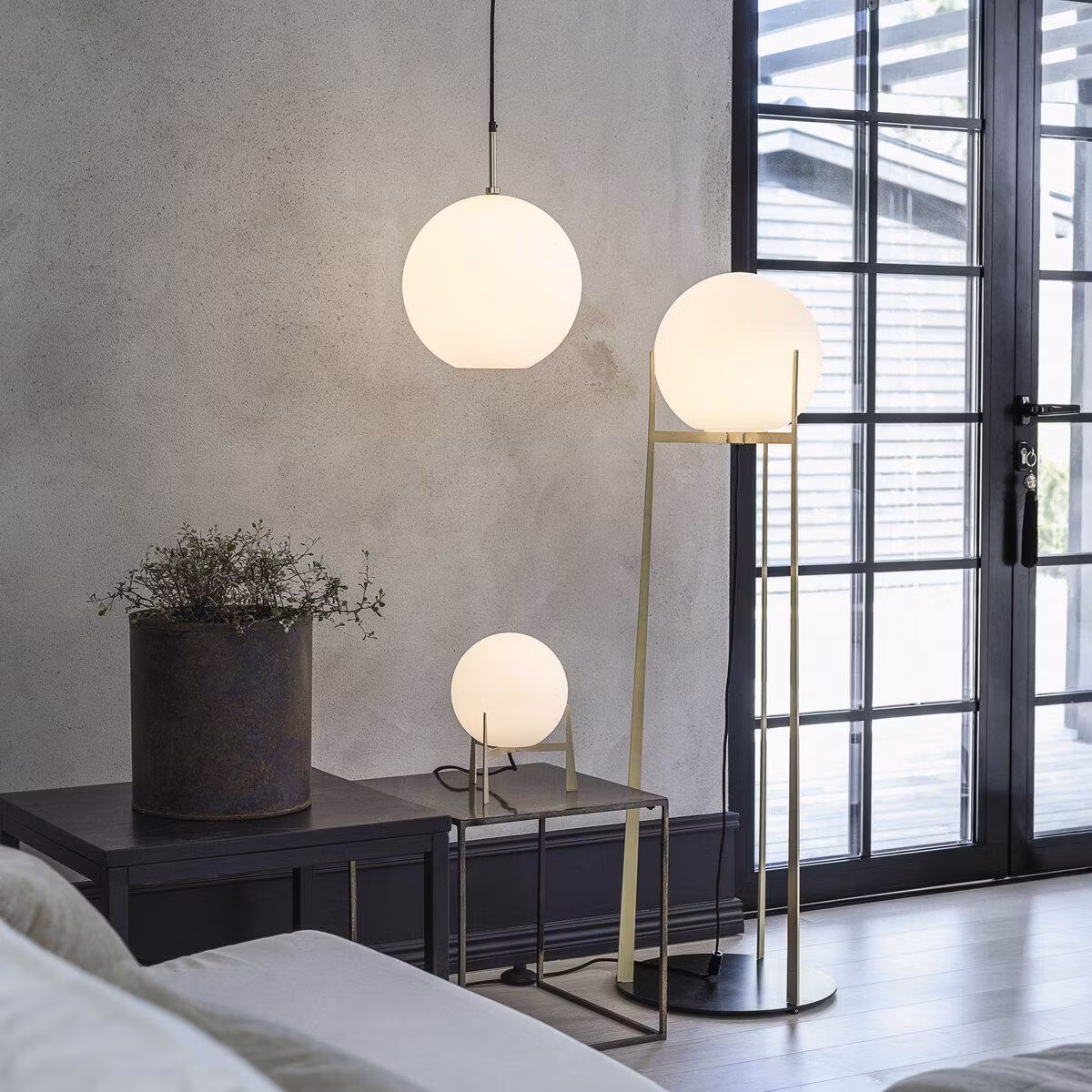 Milla Bordslampa Guld/Opal 28cm