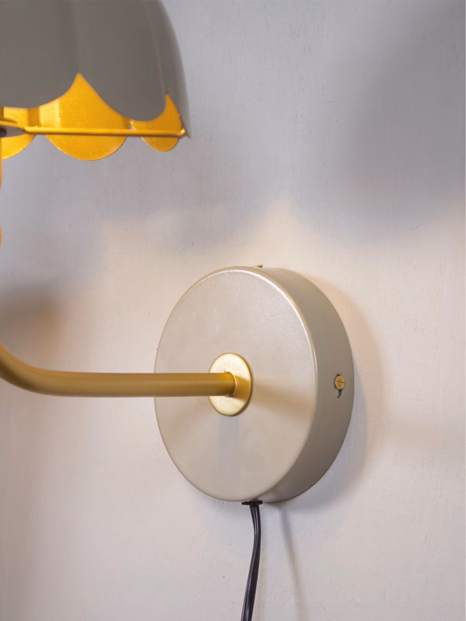 Wells vägglampa Beige/guld 21cm