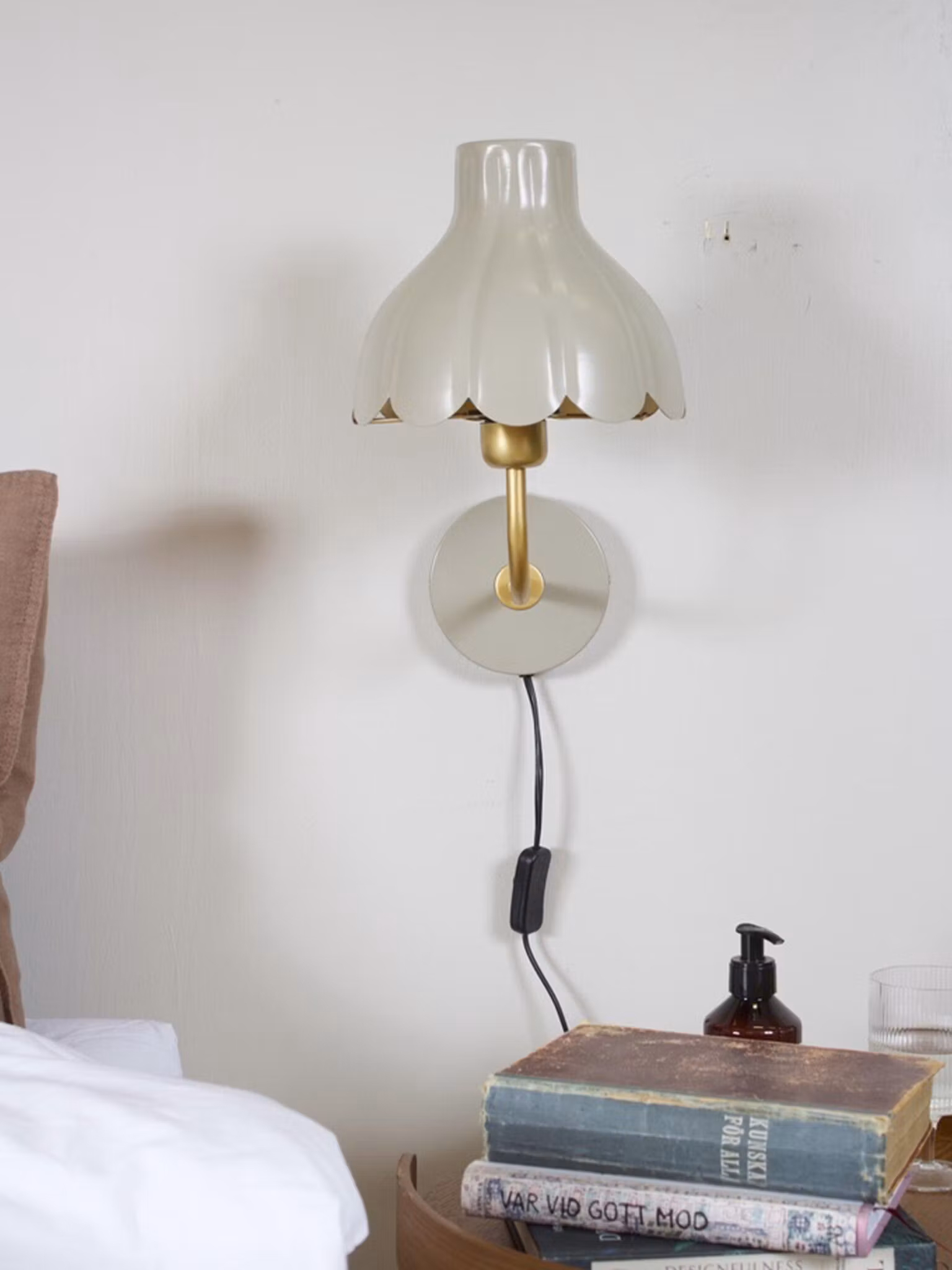 Wells vägglampa Beige/guld 21cm