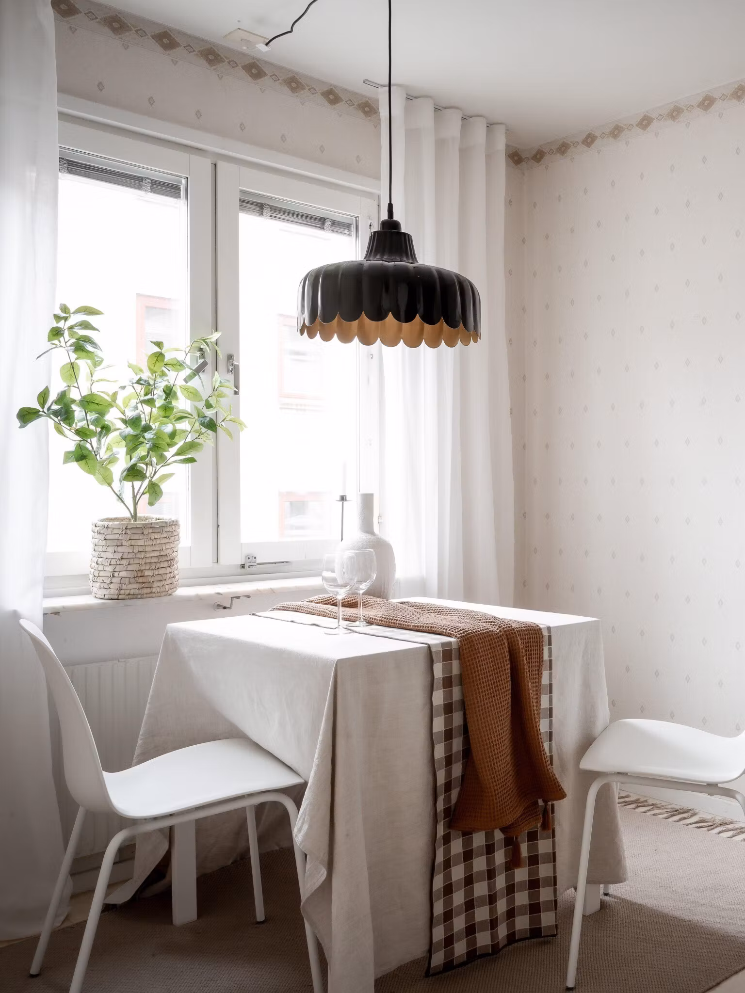 Wells taklampa Svart/guld 43cm