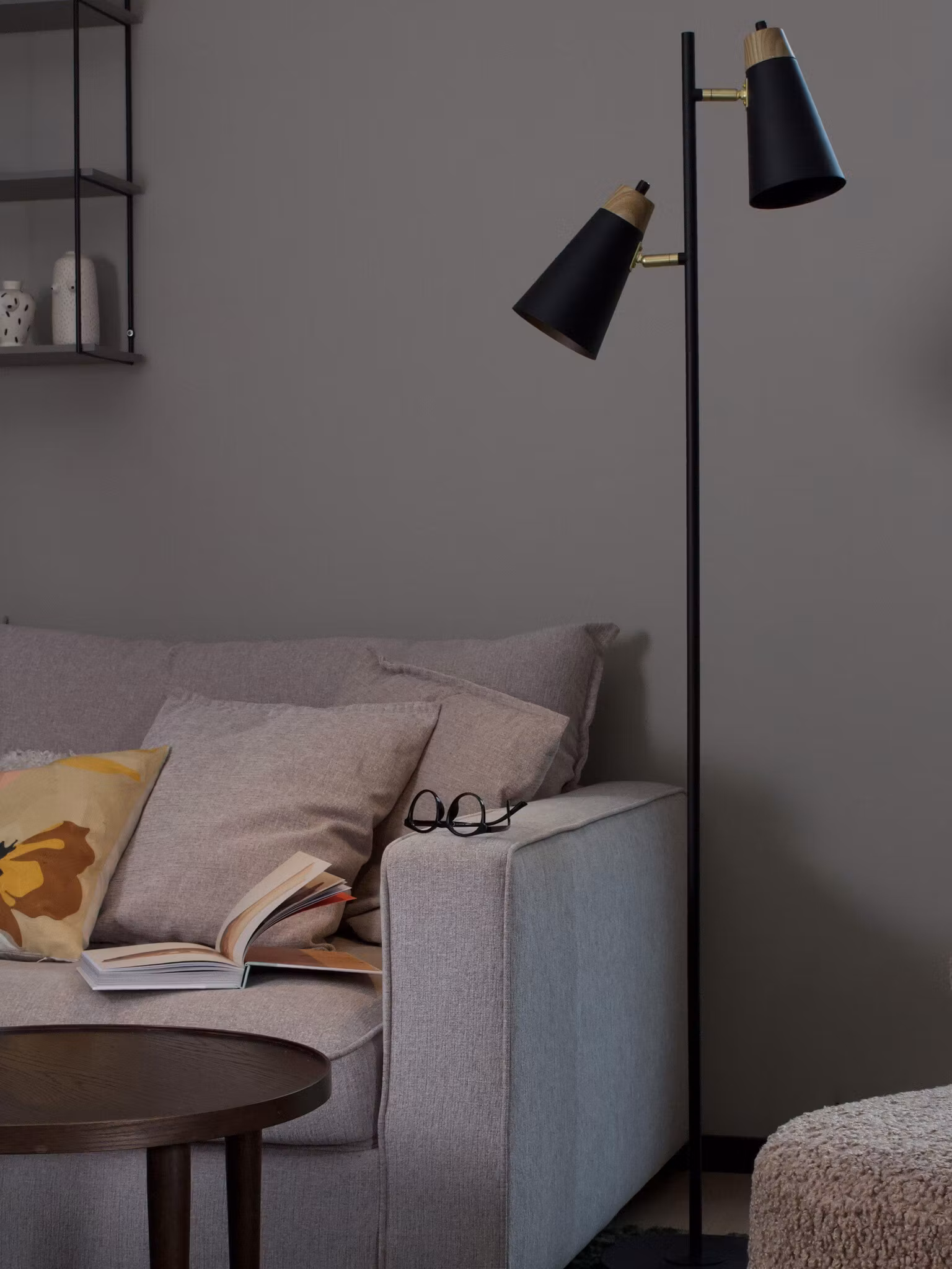 Wien Golvlampa Svart 2-arm 157cm