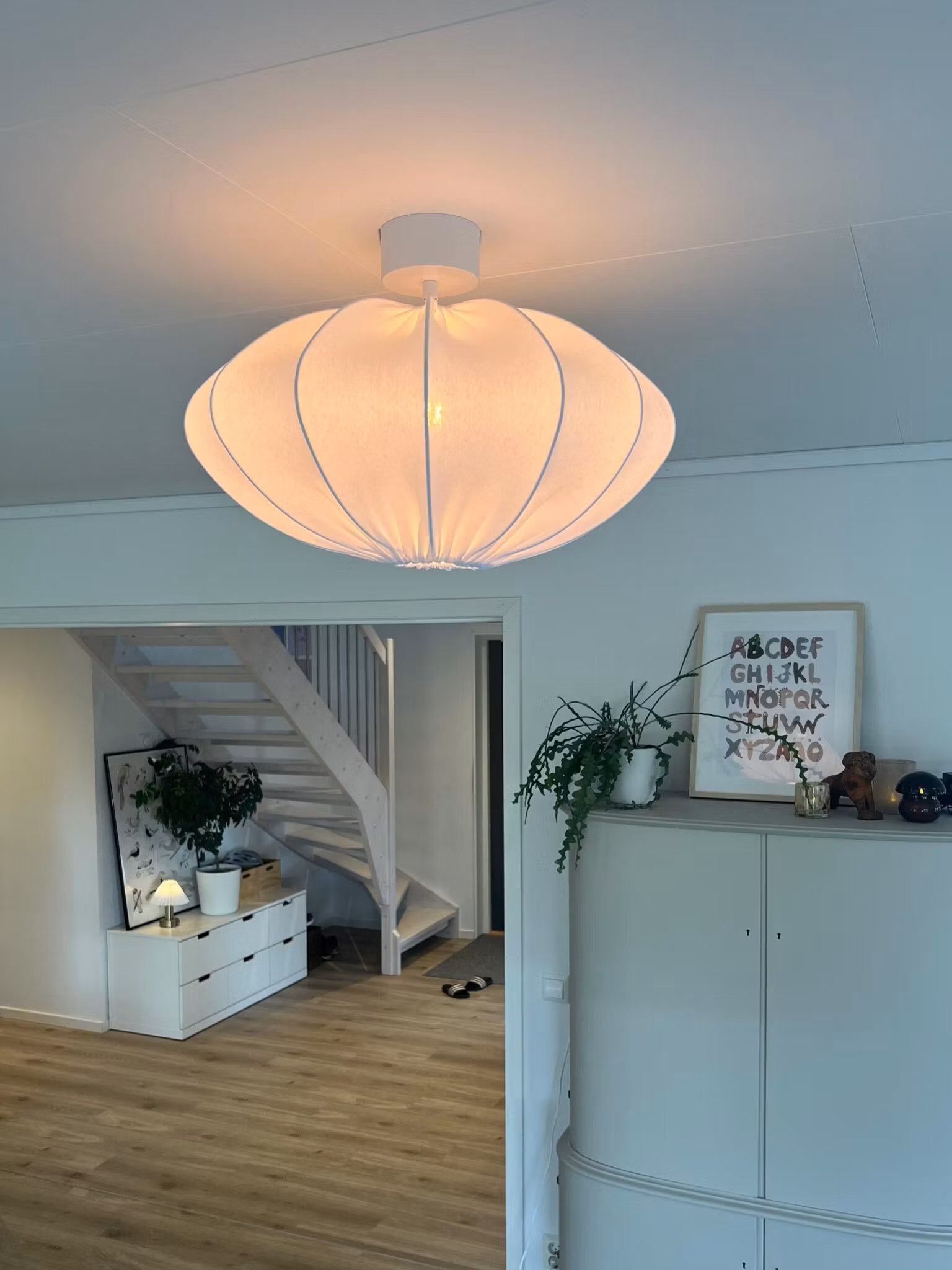 Rosa taklampa 60cm Vit metall takkopp