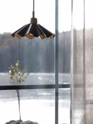 Aira fönsterlampa Svart/Mässing 25cm