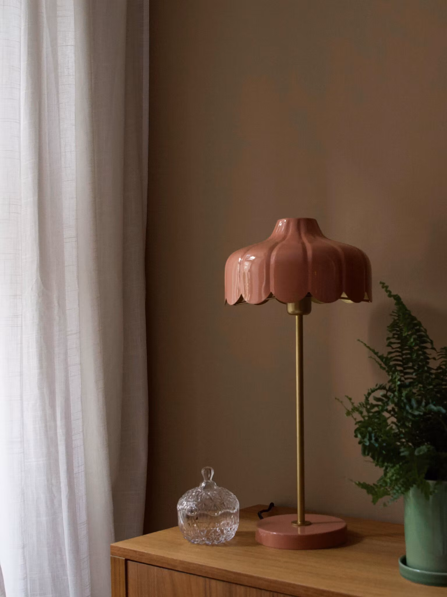 Wells bordslampa Mellanrosa/guld 50cm