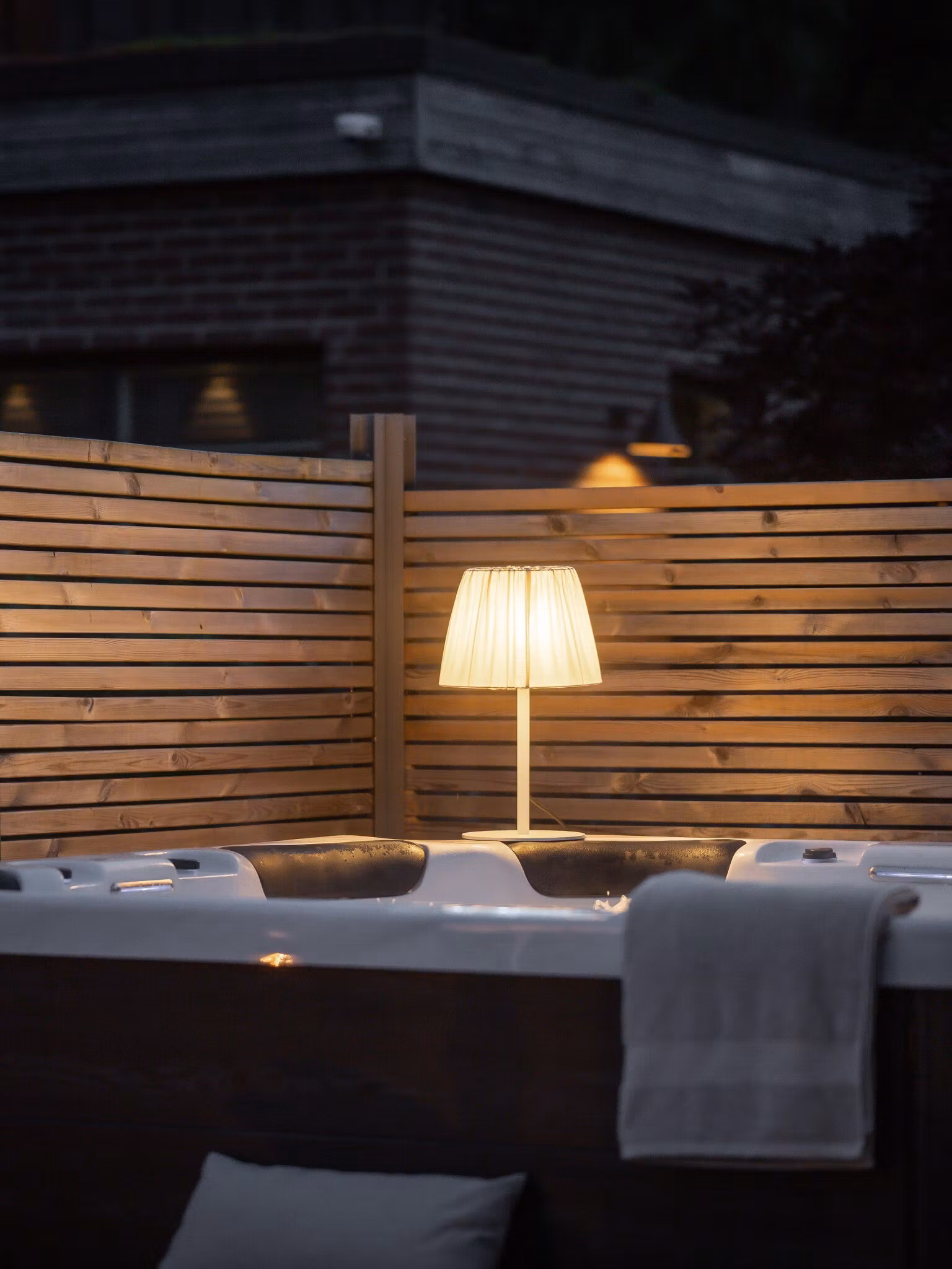 Agnar Bordslampa Outdoor Beige 57cm