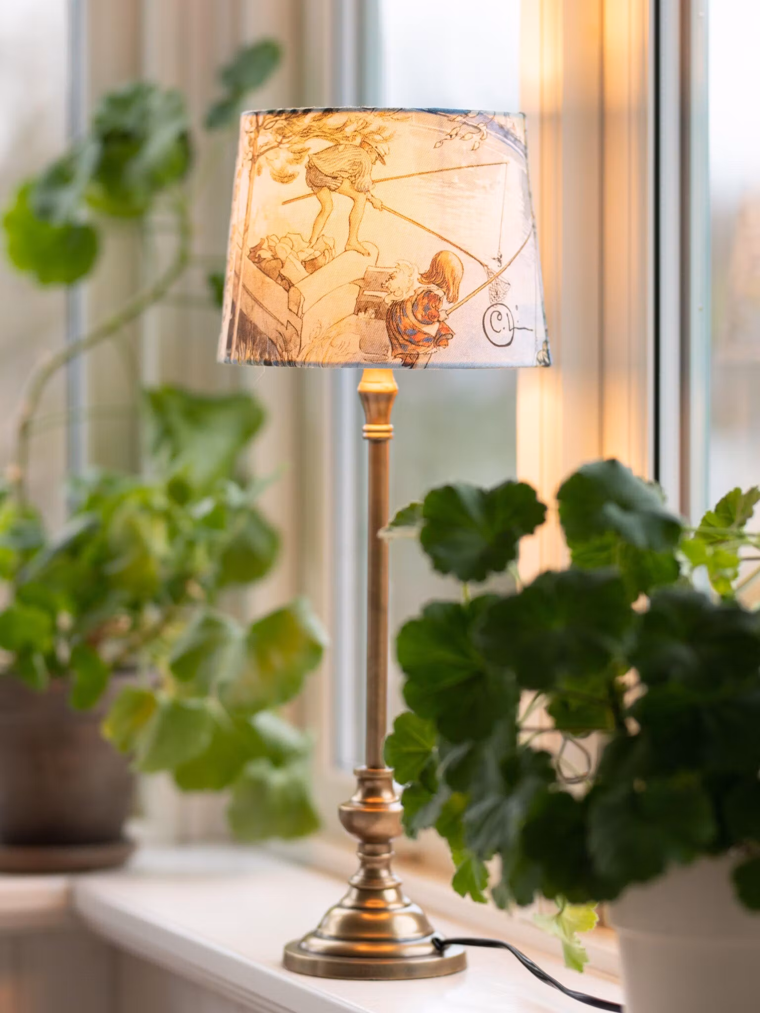 Andrea bordslampa Antikmässing 53 cm