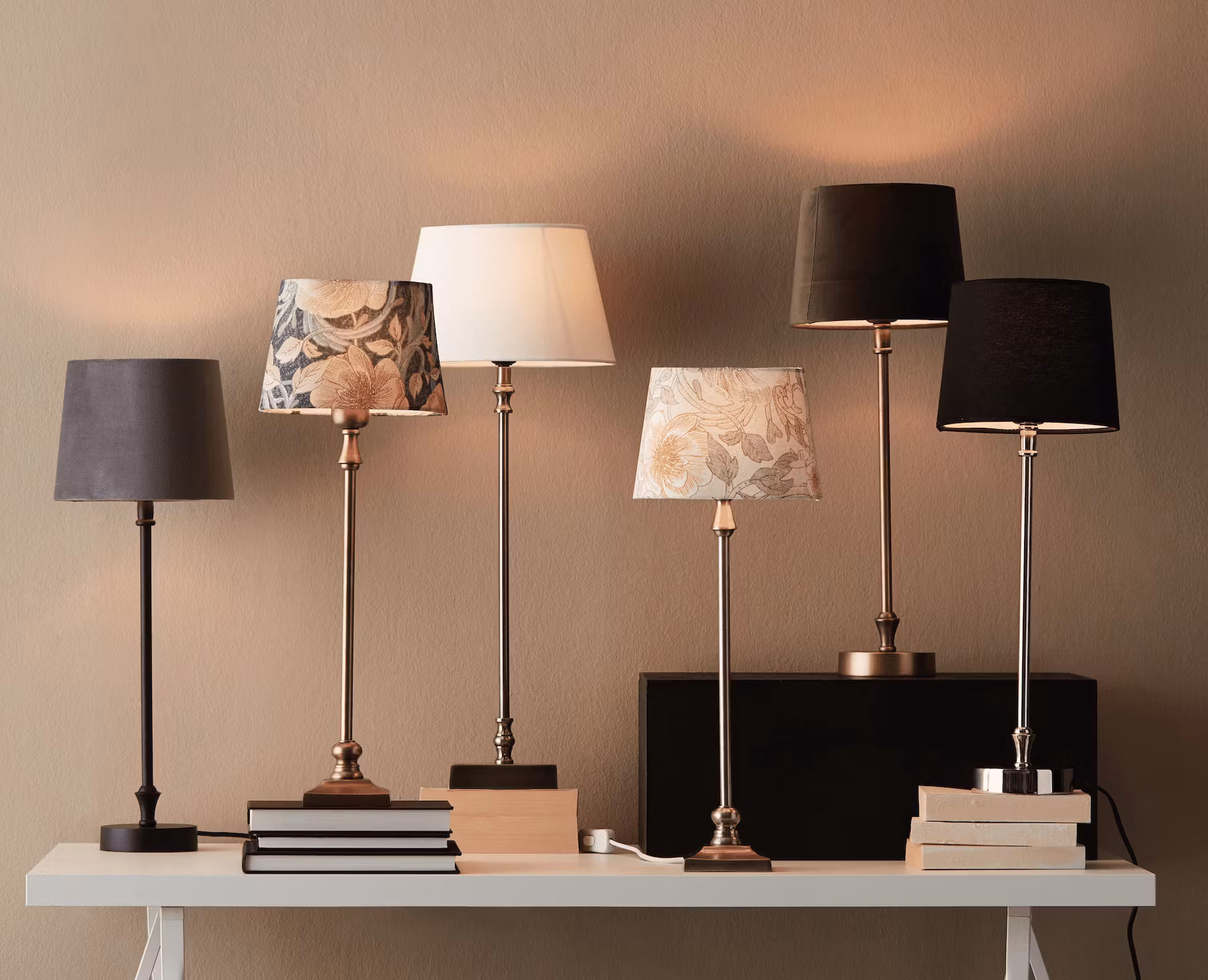 Liam bordslampa med vit skärm 59cm