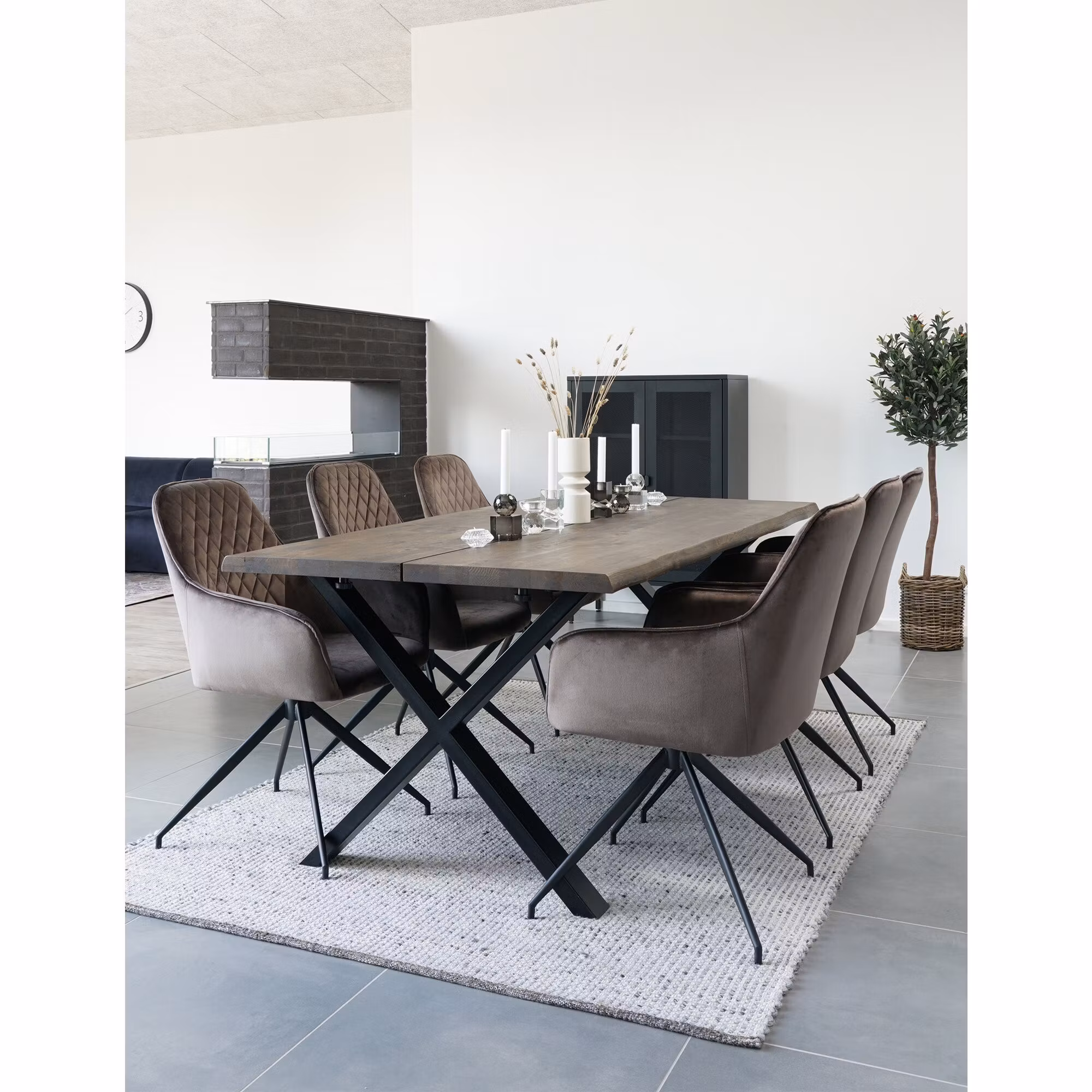 Harbo Dining Chair with swivel