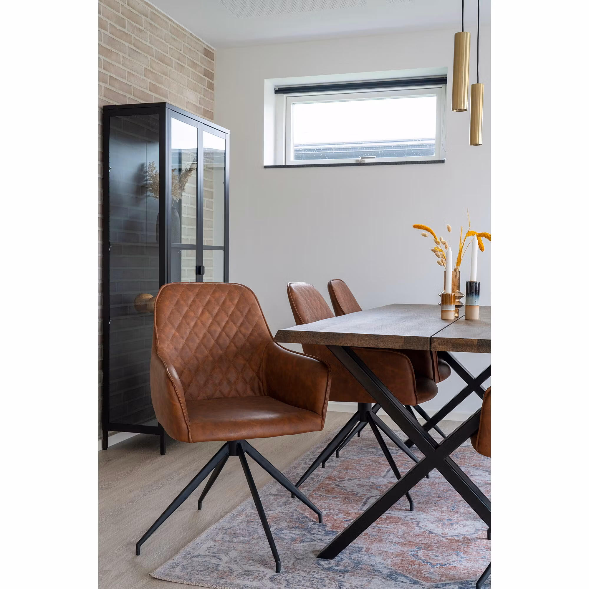Harbo Dining Chair with swivel