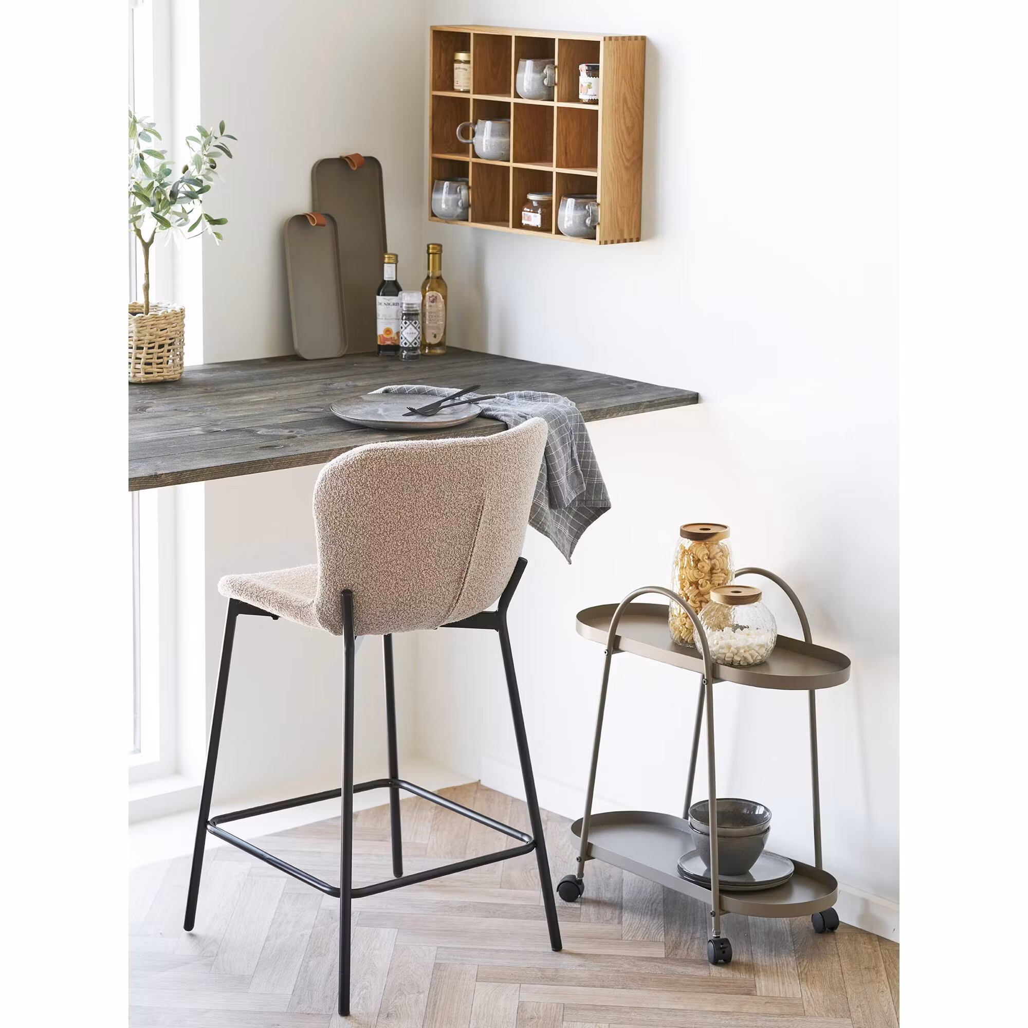 Maceda Counter Chair