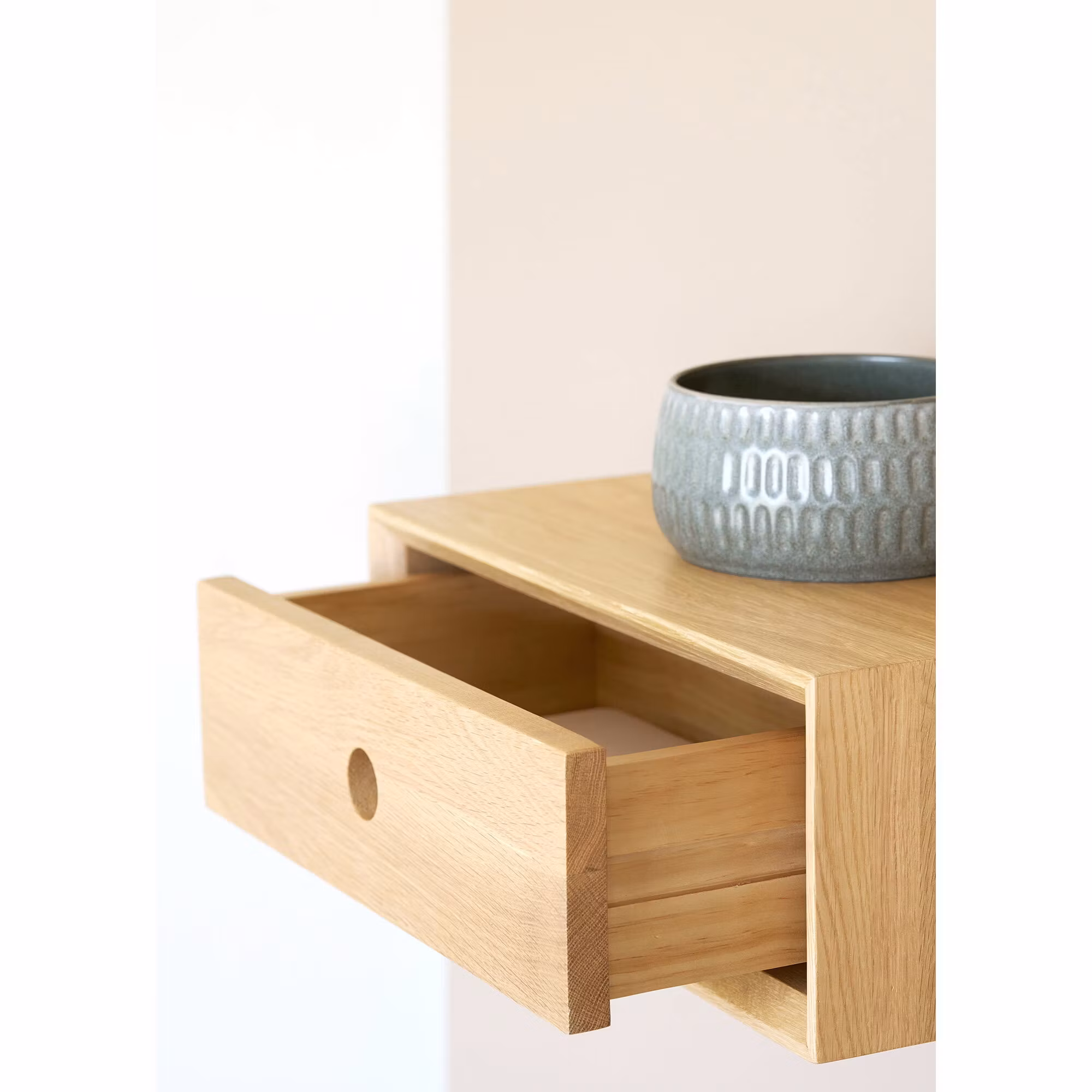 Luzern Wallmounted Chest