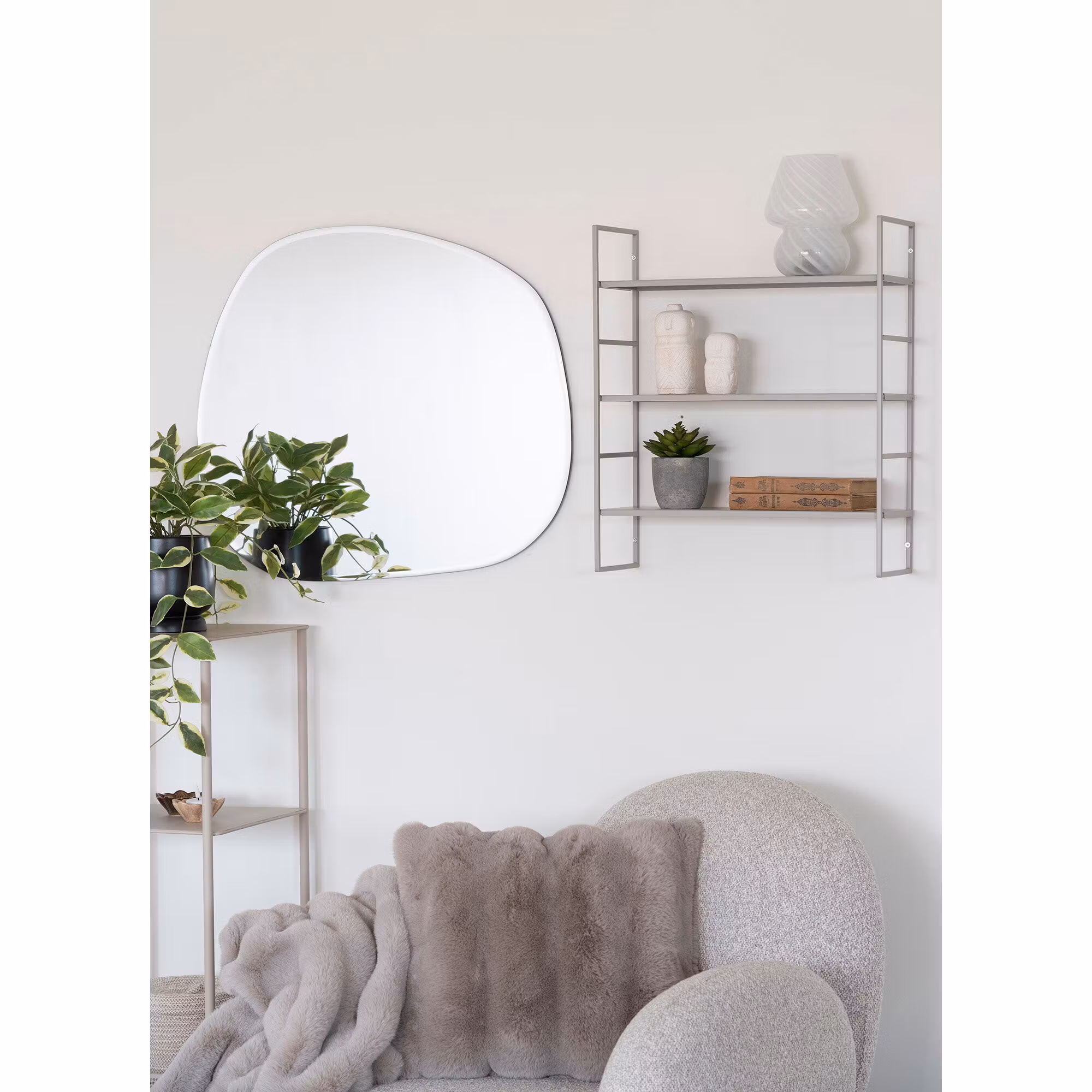 Beja Shelves