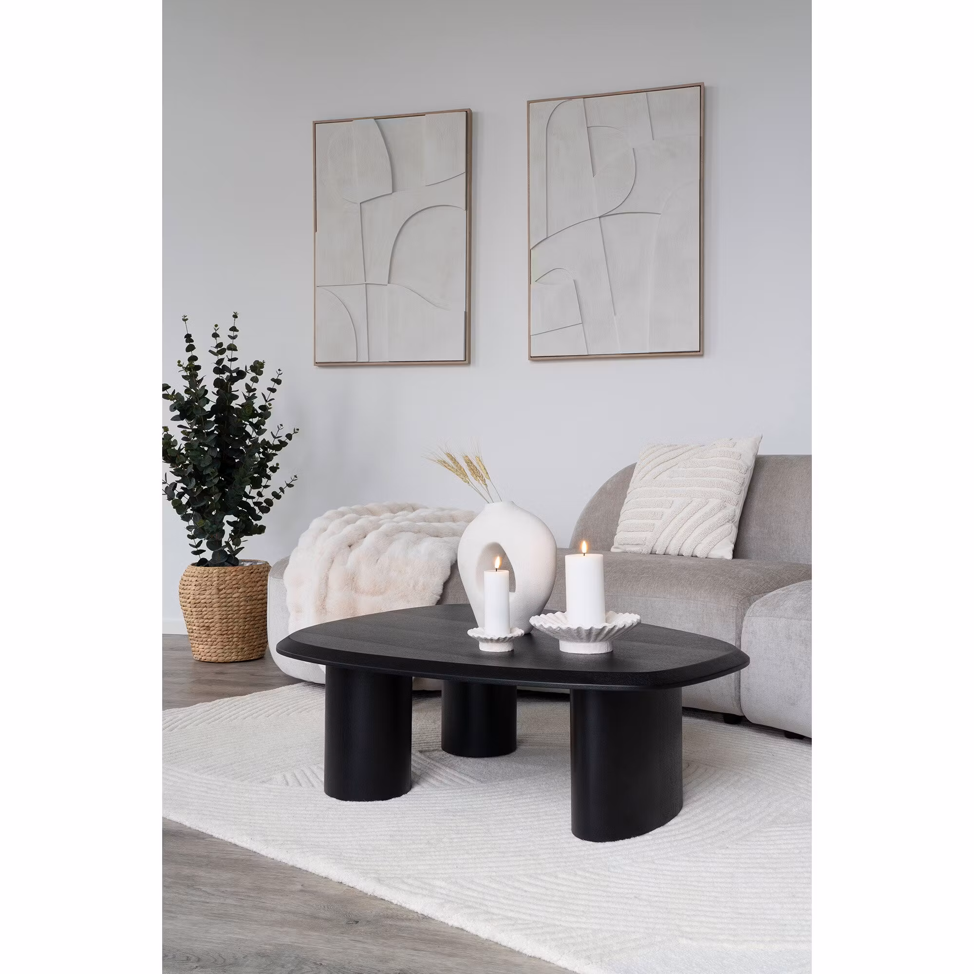 Madeline Relief Wall Decoration