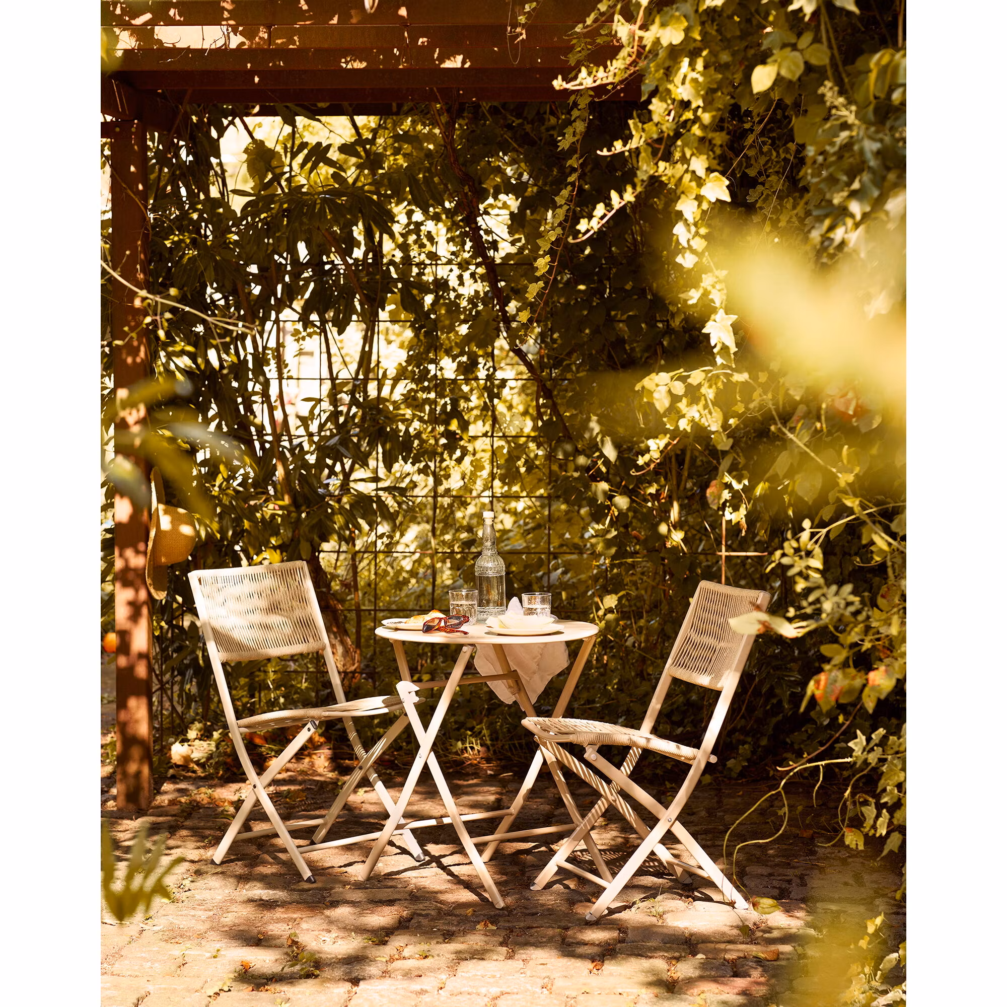 Arcas Bistro Set