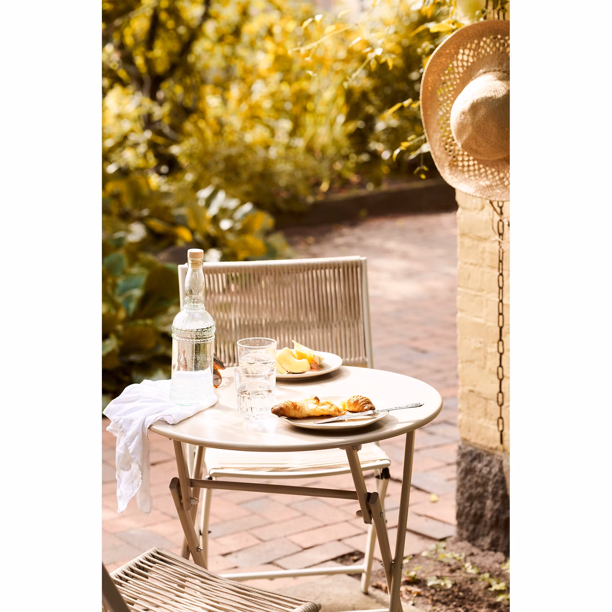 Arcas Bistro Set