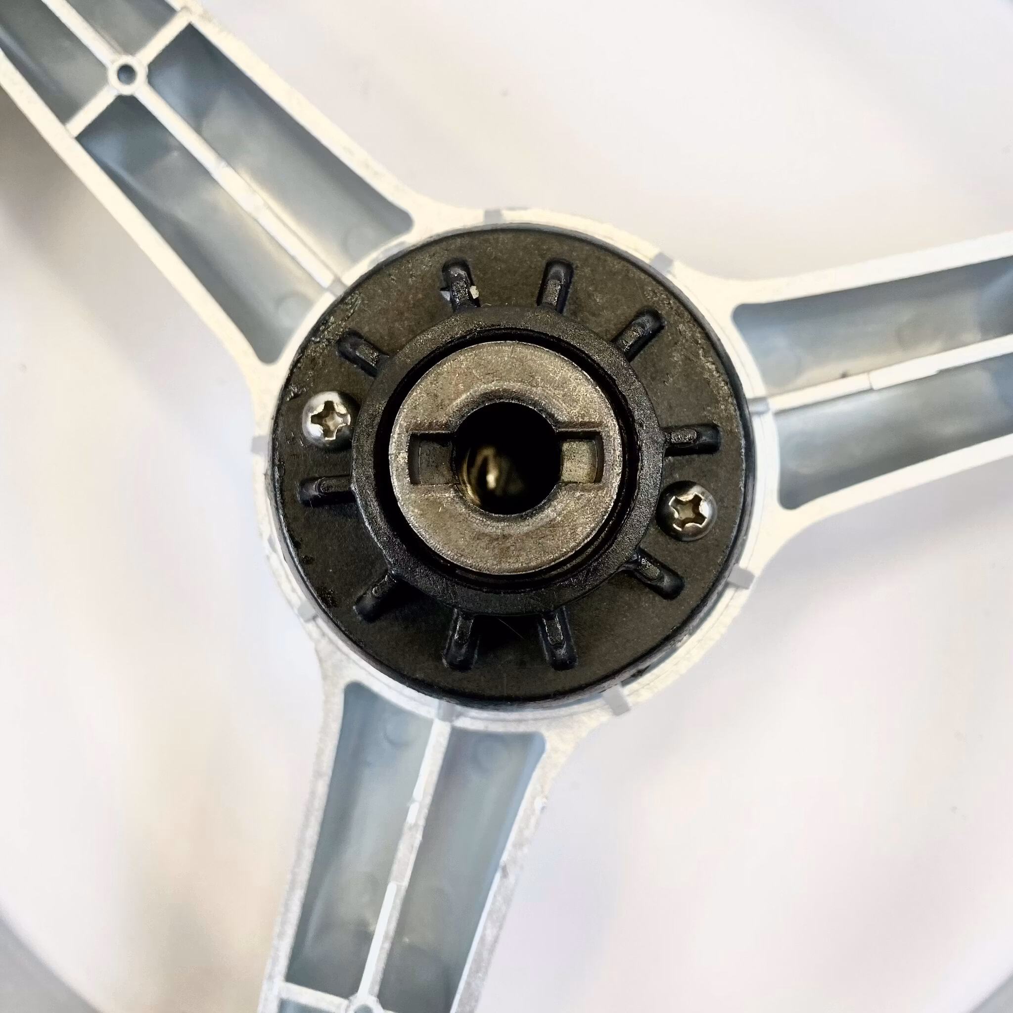 Bakhjul med Däck till Li-2