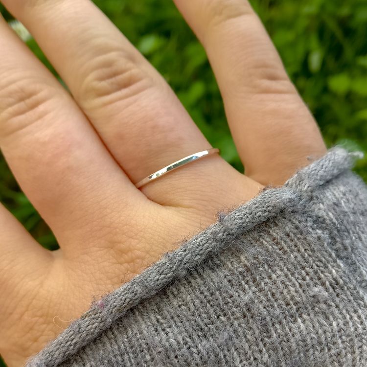 Thin Hammered Ring 1,2 mm Recycled Silver
