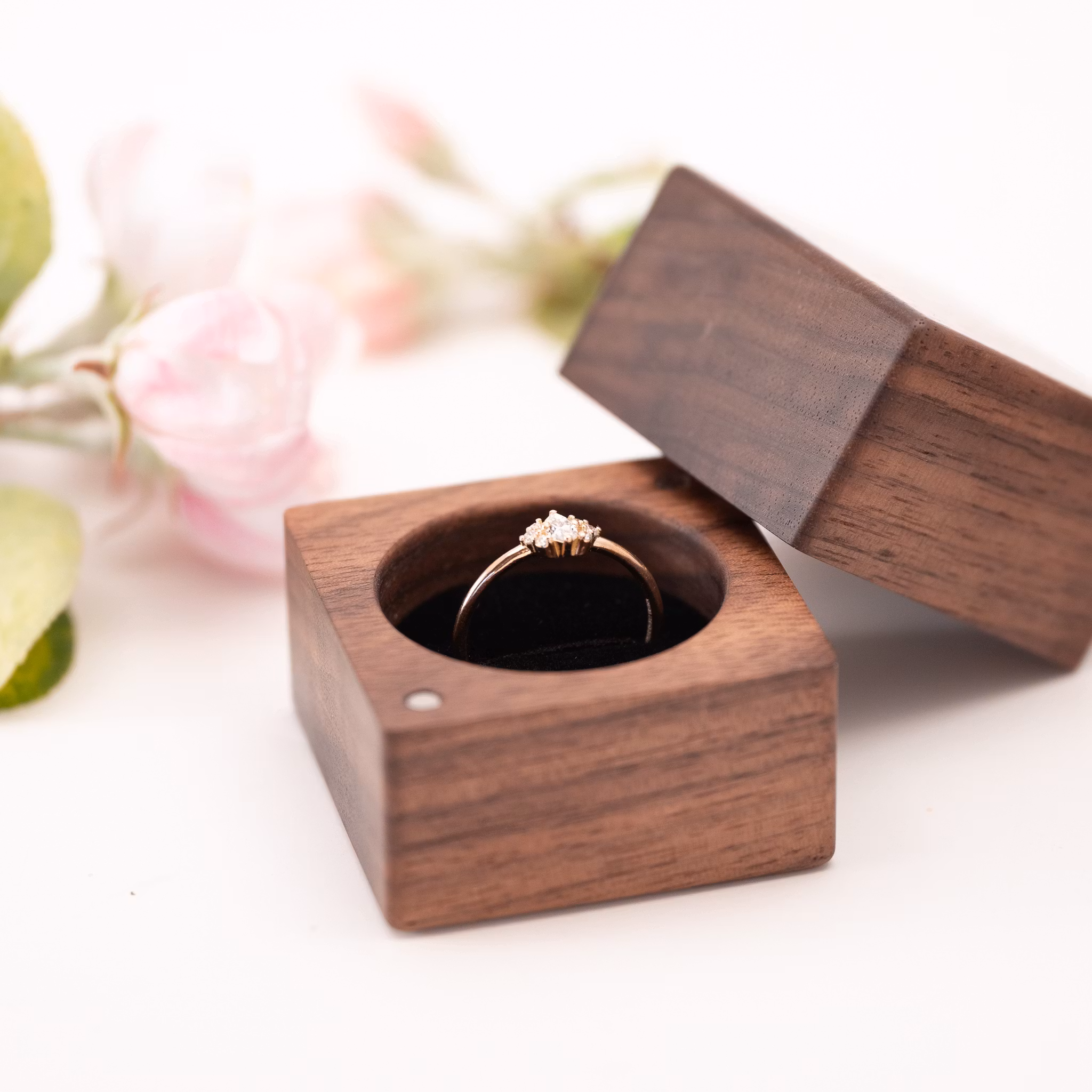 Greta Salt and Pepper Diamond 18K Recycled Gold