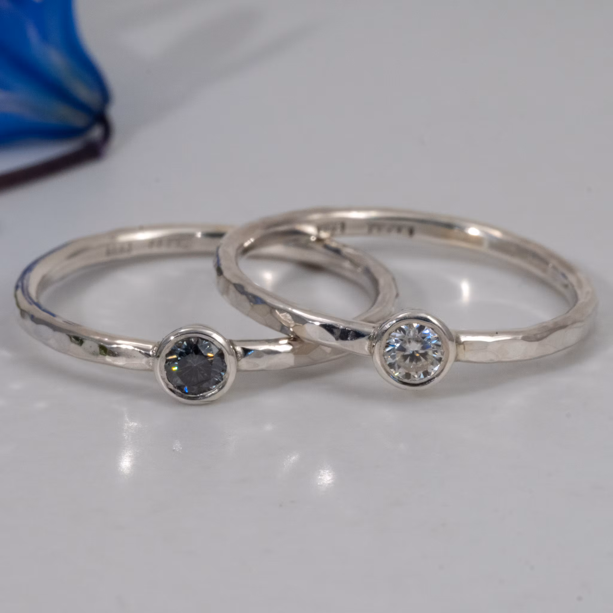 Greta - Moissanite 3mm Engagementring Recycled Silver