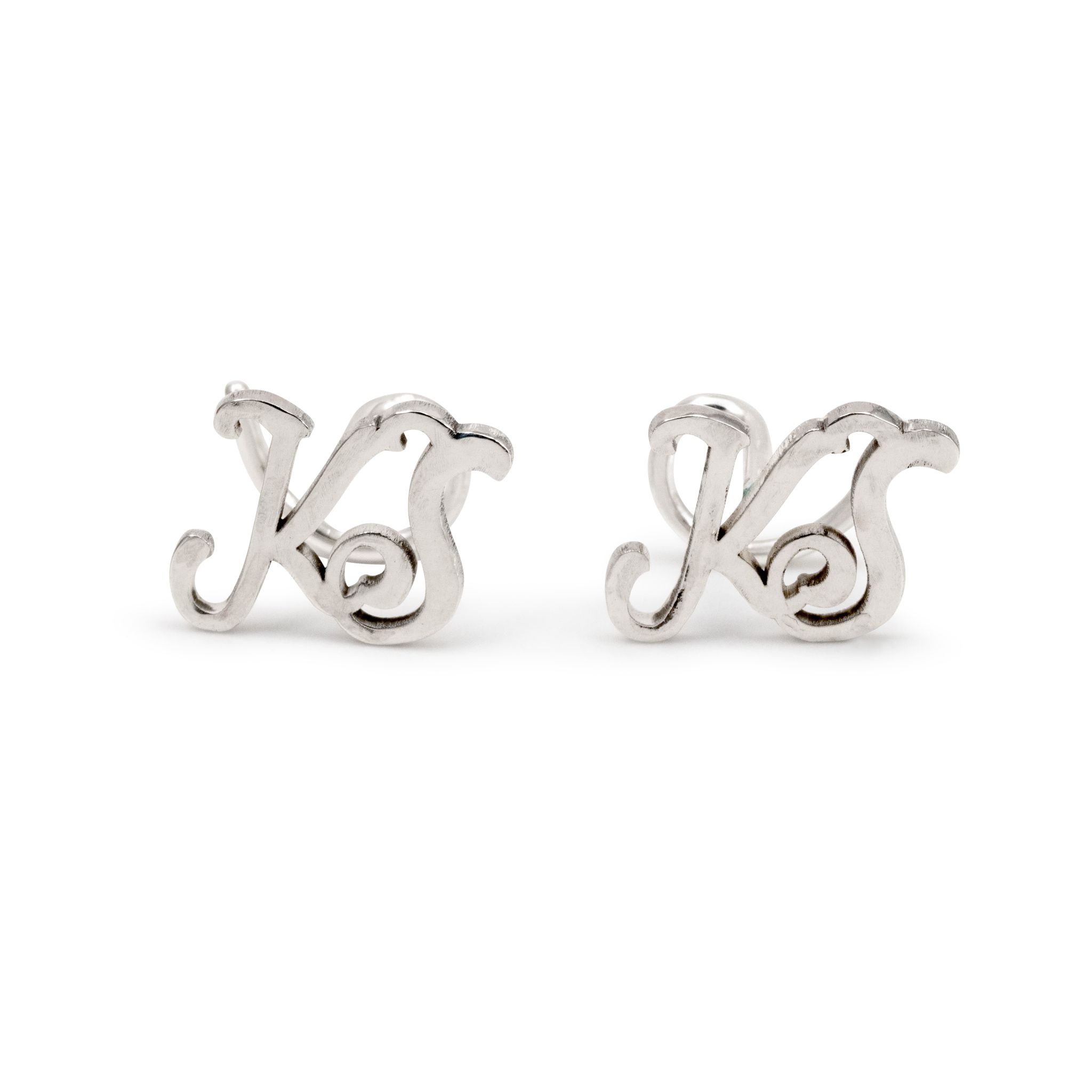 Cursive Comfort - Tweeletterige oorbellen van gerecycled sterlingzilver